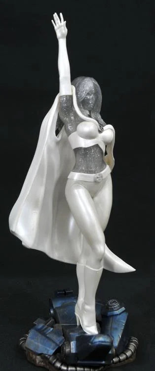 PRESALE | Marvel Gallery Comic: X-Men - Emma Frost (Diamond Select)