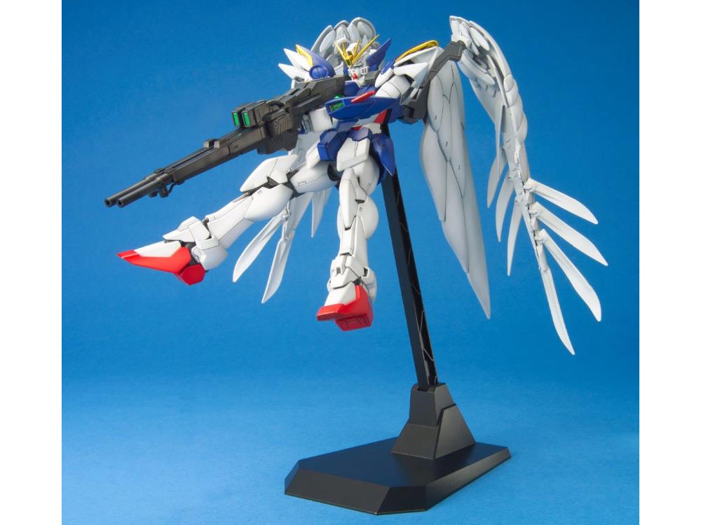 PRESALE | Mobile Suit Gundam Wing Endless Waltz - XXXG-00W0 Wing Gundam Zero Custom - 1/100 HG Endless Waltz Model Series (EW-2) - 1/100 (Bandai)