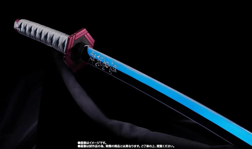 PRESALE | Demon Slayer: Kimetsu no Yaiba Giyu Tomioka Nichirin Sword Proplica Prop Replica