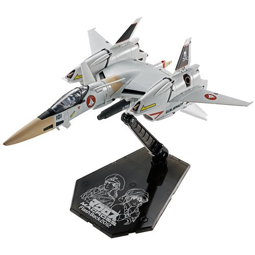 PRESALE | The Super Dimension Fortress Macross: VF-4 Lightning III Flash Back 2012 Hi-Metal R Action Figure