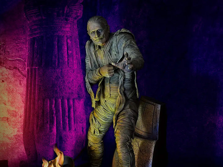 The Mummy's Tomb: Lon Chaney as The Mummy 1:8 Scale Model Kit [X-Plus]