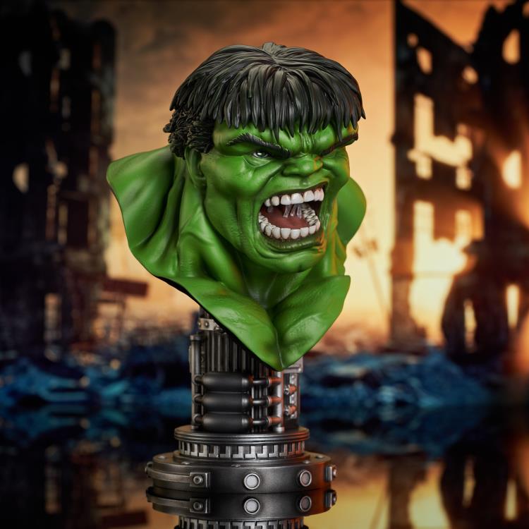 PRESALE | Marvel Legends in 3D Hulk 1/2 Scale Limited Edition Bust